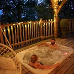 Domaine De Pech Et Lafon Avec Privatif Dans Les Arbres Lodge
